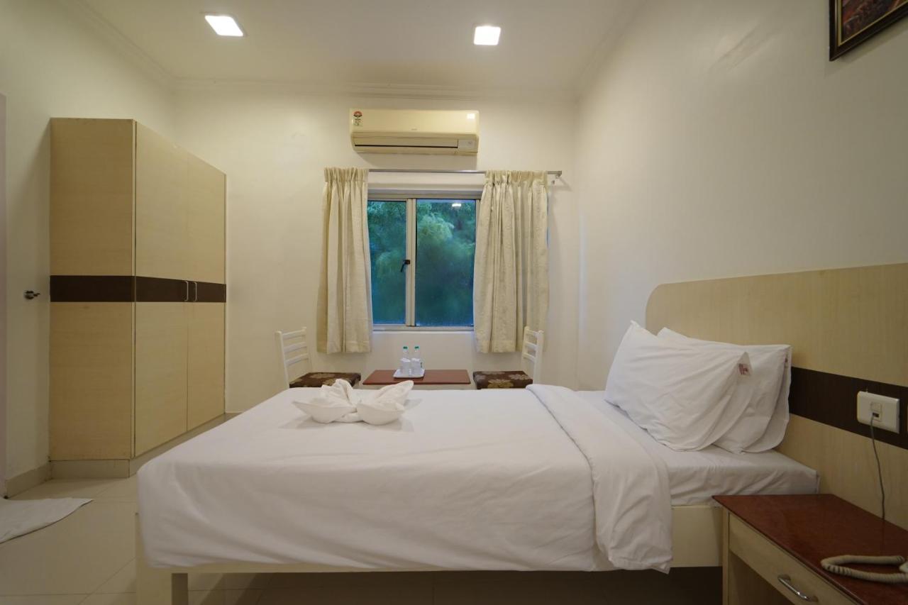 Hotel Palmyra Grand Inn Tirunelveli Bagian luar foto