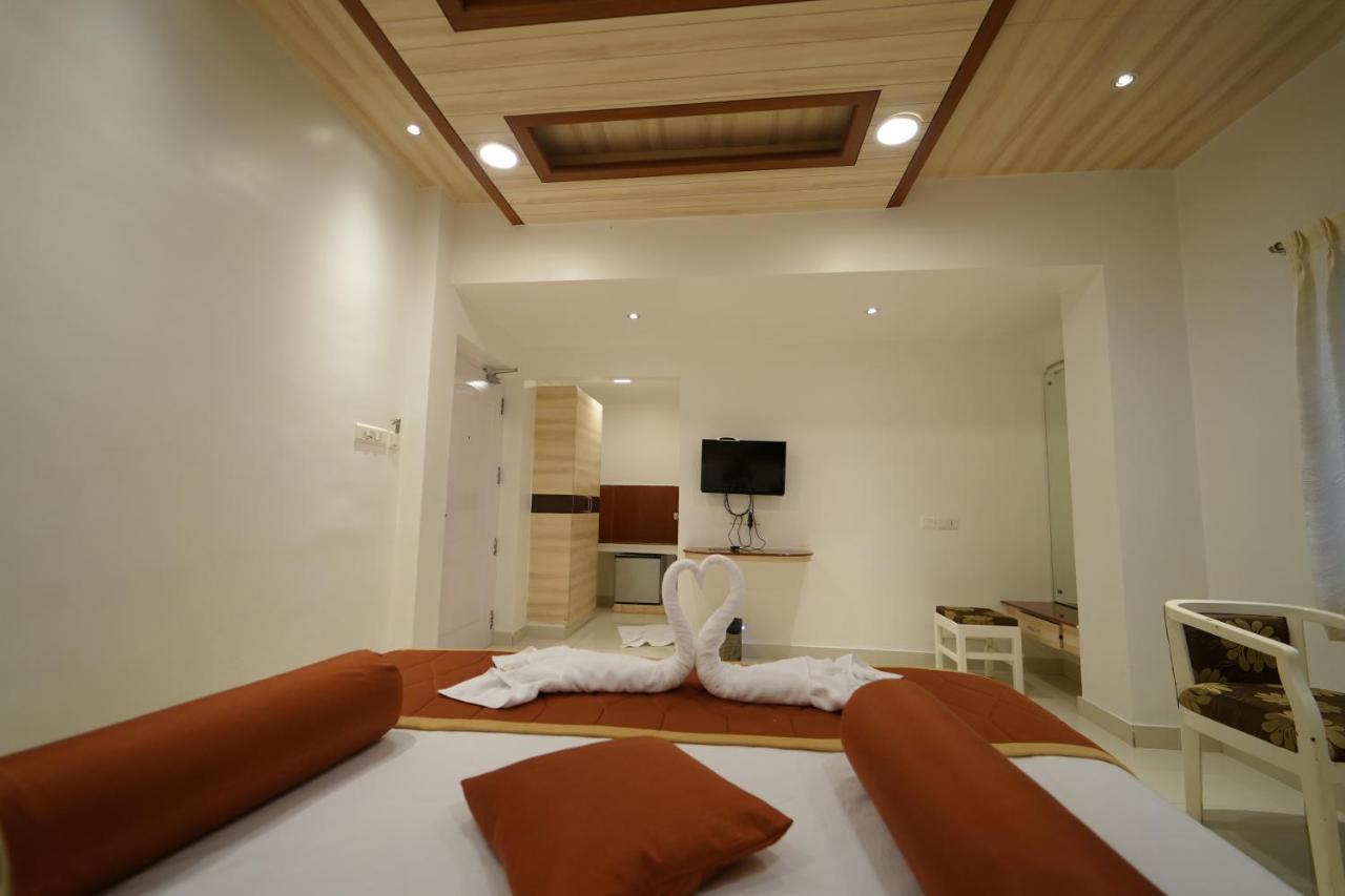 Hotel Palmyra Grand Inn Tirunelveli Bagian luar foto