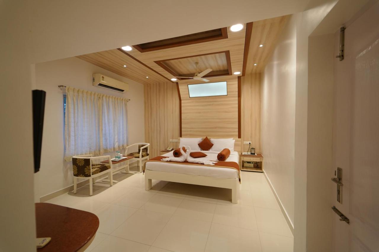 Hotel Palmyra Grand Inn Tirunelveli Bagian luar foto