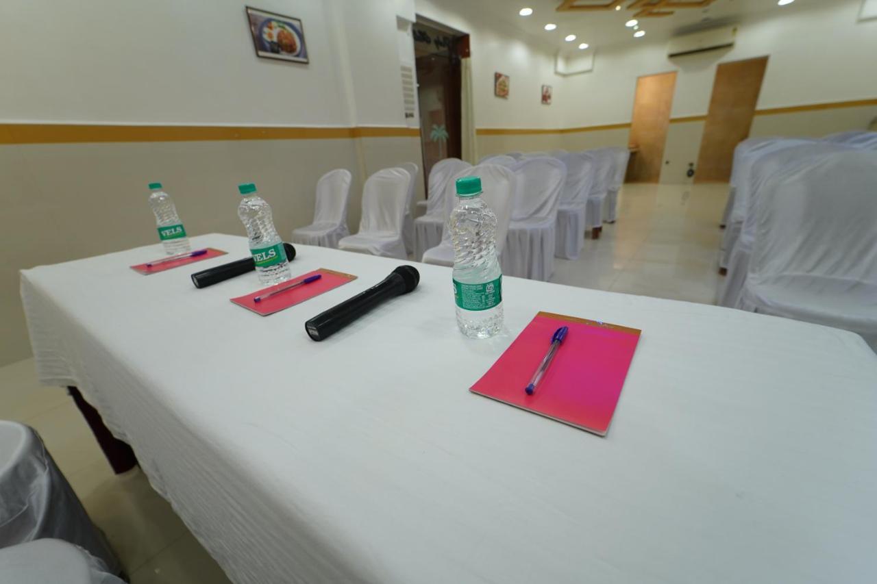 Hotel Palmyra Grand Inn Tirunelveli Bagian luar foto
