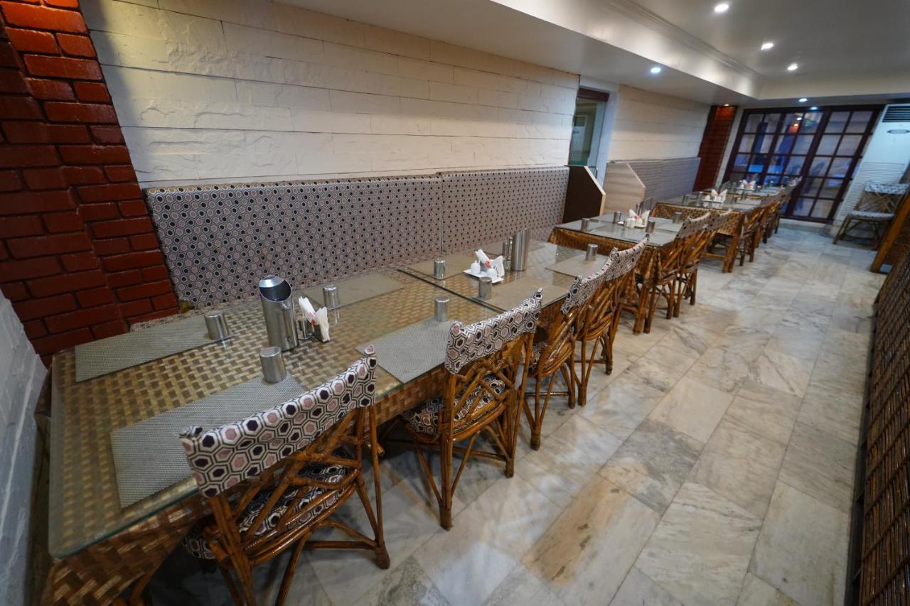 Hotel Palmyra Grand Inn Tirunelveli Bagian luar foto