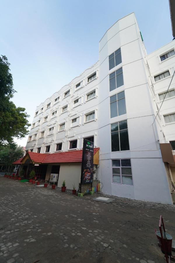 Hotel Palmyra Grand Inn Tirunelveli Bagian luar foto