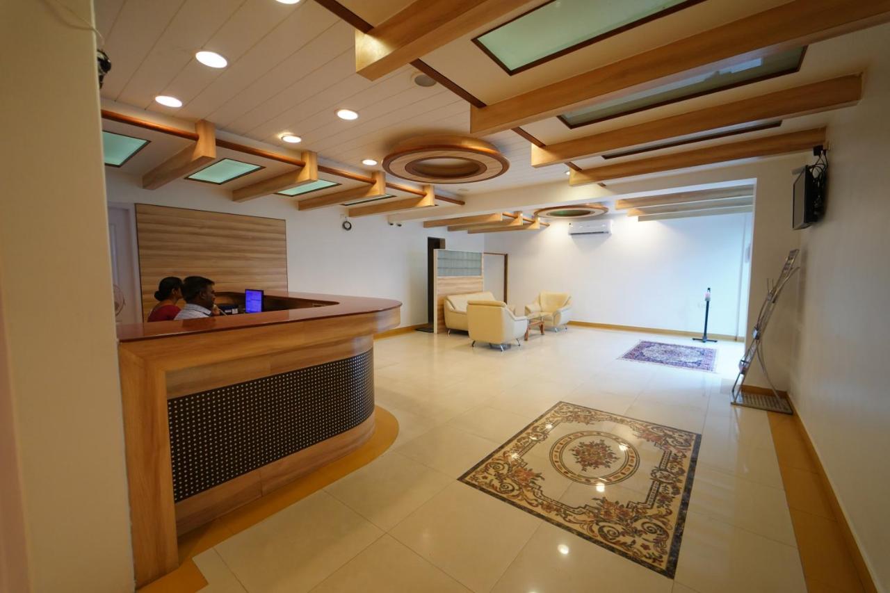 Hotel Palmyra Grand Inn Tirunelveli Bagian luar foto