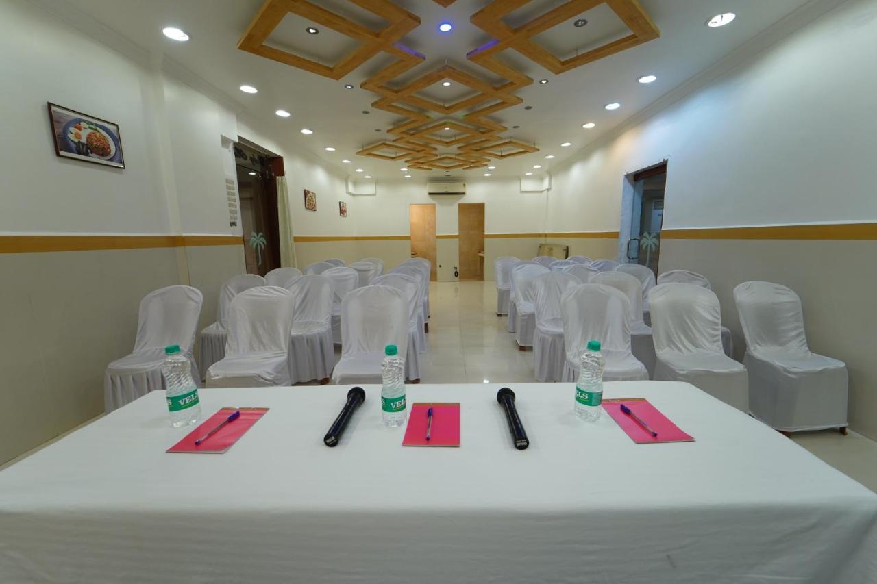 Hotel Palmyra Grand Inn Tirunelveli Bagian luar foto
