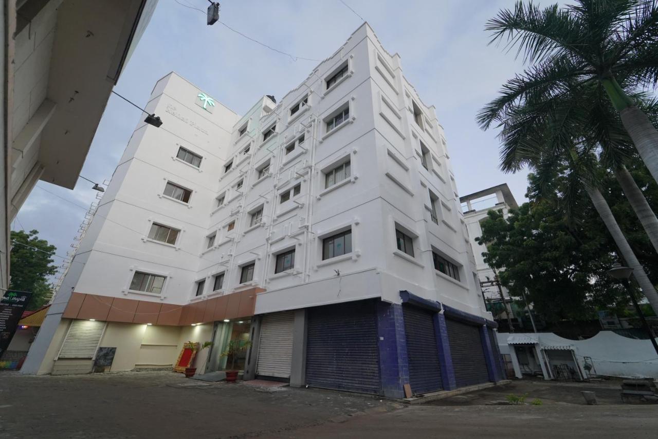 Hotel Palmyra Grand Inn Tirunelveli Bagian luar foto