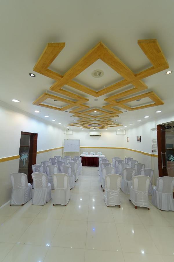 Hotel Palmyra Grand Inn Tirunelveli Bagian luar foto