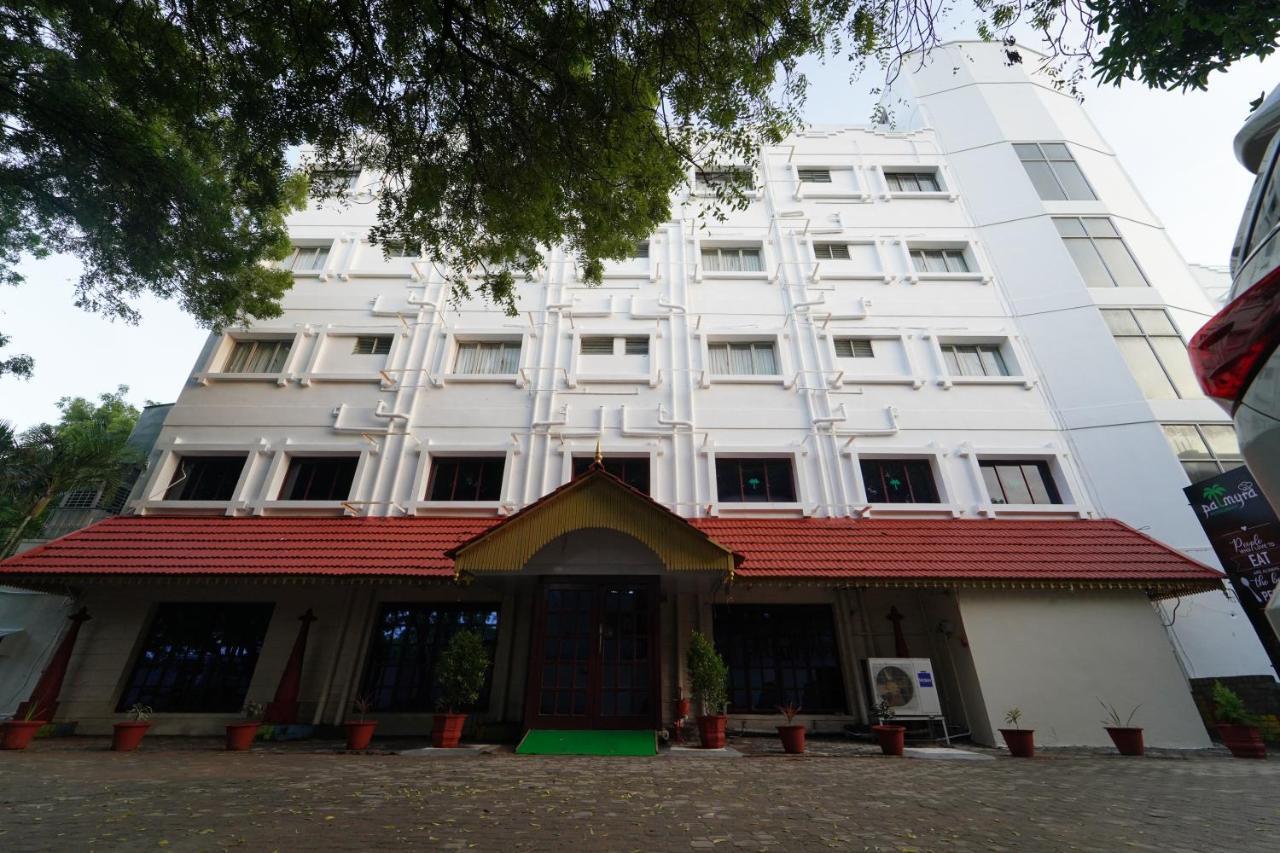 Hotel Palmyra Grand Inn Tirunelveli Bagian luar foto