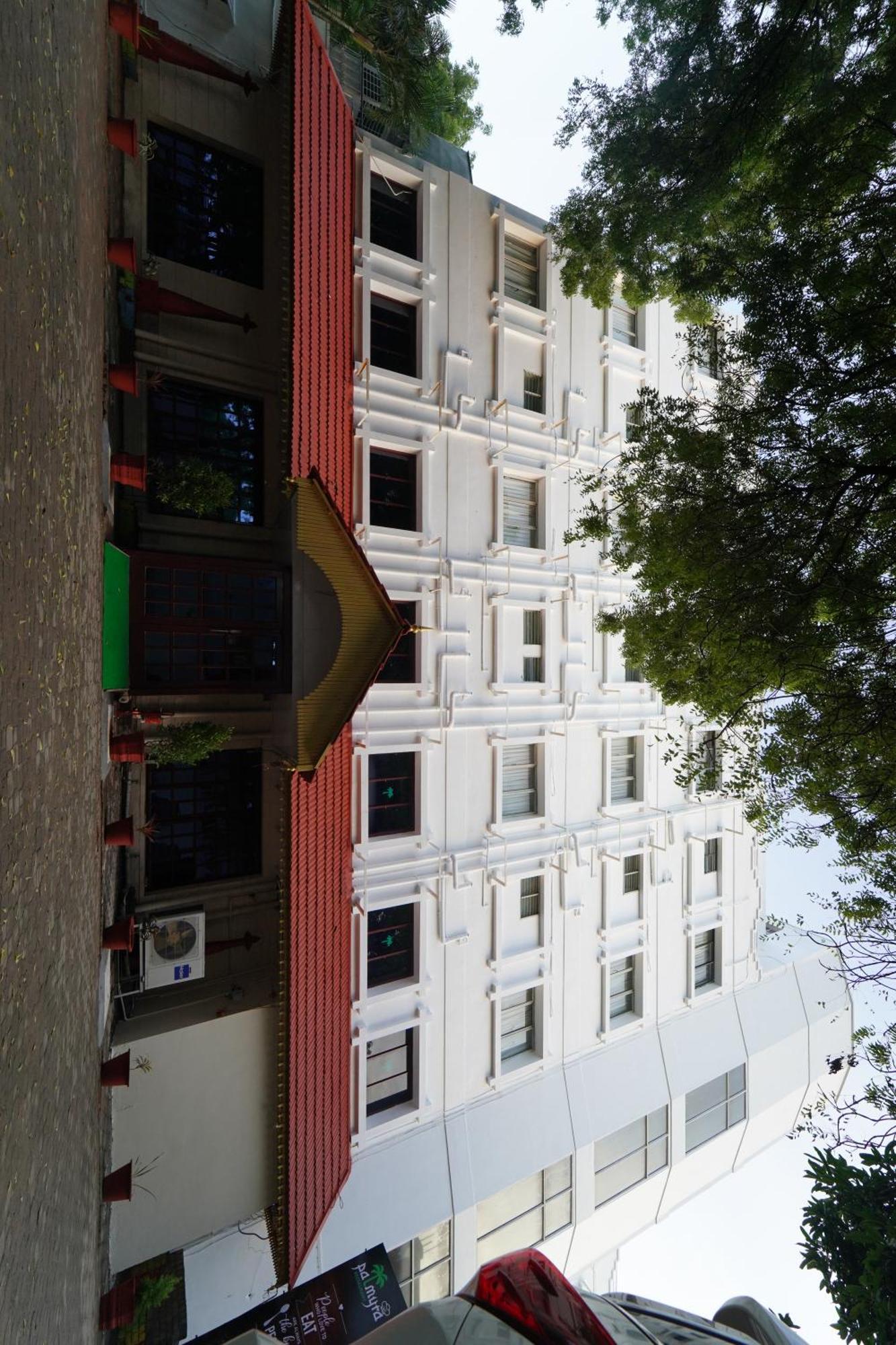 Hotel Palmyra Grand Inn Tirunelveli Bagian luar foto